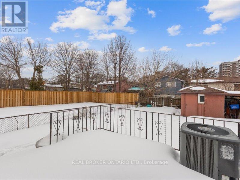 21 Hoover Crescent, Toronto, Ontario  M3N 1P4 - Photo 35 - W12830848