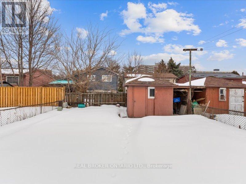 21 Hoover Crescent, Toronto, Ontario  M3N 1P4 - Photo 37 - W12830848