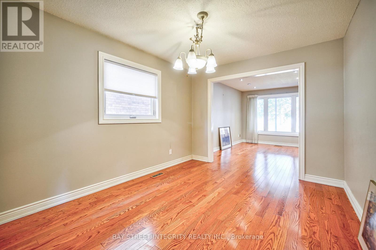 2626 Innisfil Road, Mississauga, Ontario  L5M 4H9 - Photo 12 - W12830872