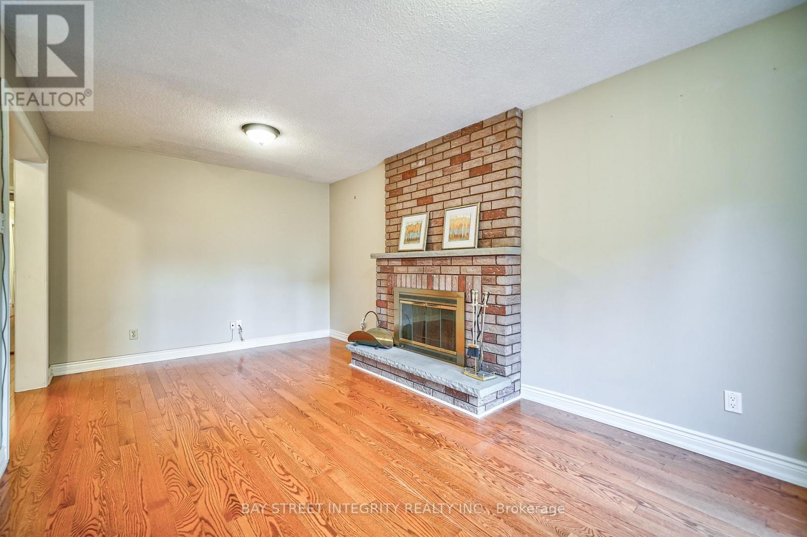 2626 Innisfil Road, Mississauga, Ontario  L5M 4H9 - Photo 15 - W12830872