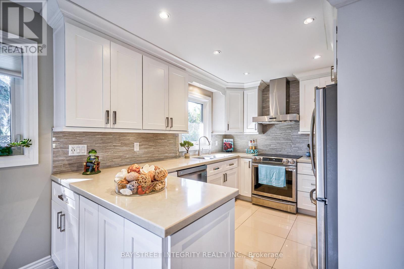 2626 Innisfil Road, Mississauga, Ontario  L5M 4H9 - Photo 21 - W12830872