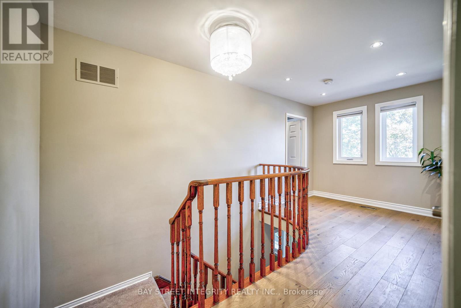 2626 Innisfil Road, Mississauga, Ontario  L5M 4H9 - Photo 22 - W12830872