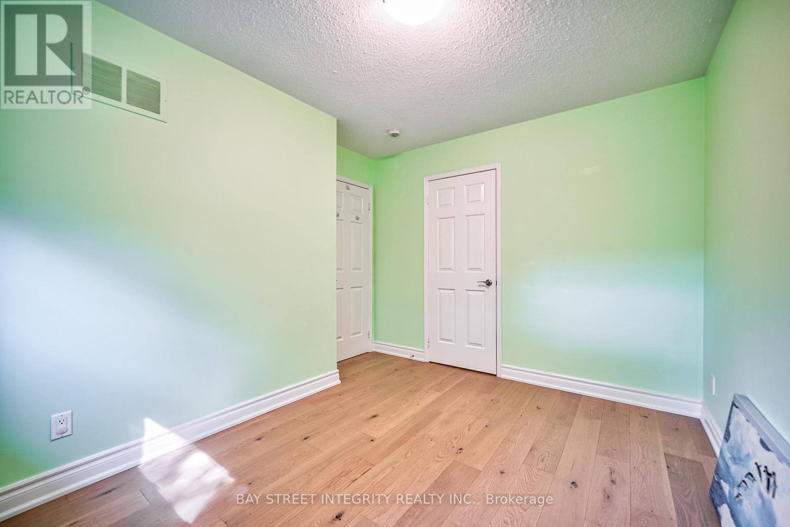 2626 Innisfil Road, Mississauga, Ontario  L5M 4H9 - Photo 34 - W12830872