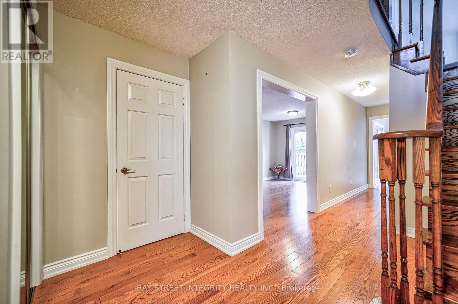 2626 Innisfil Road, Mississauga, Ontario  L5M 4H9 - Photo 4 - W12830872