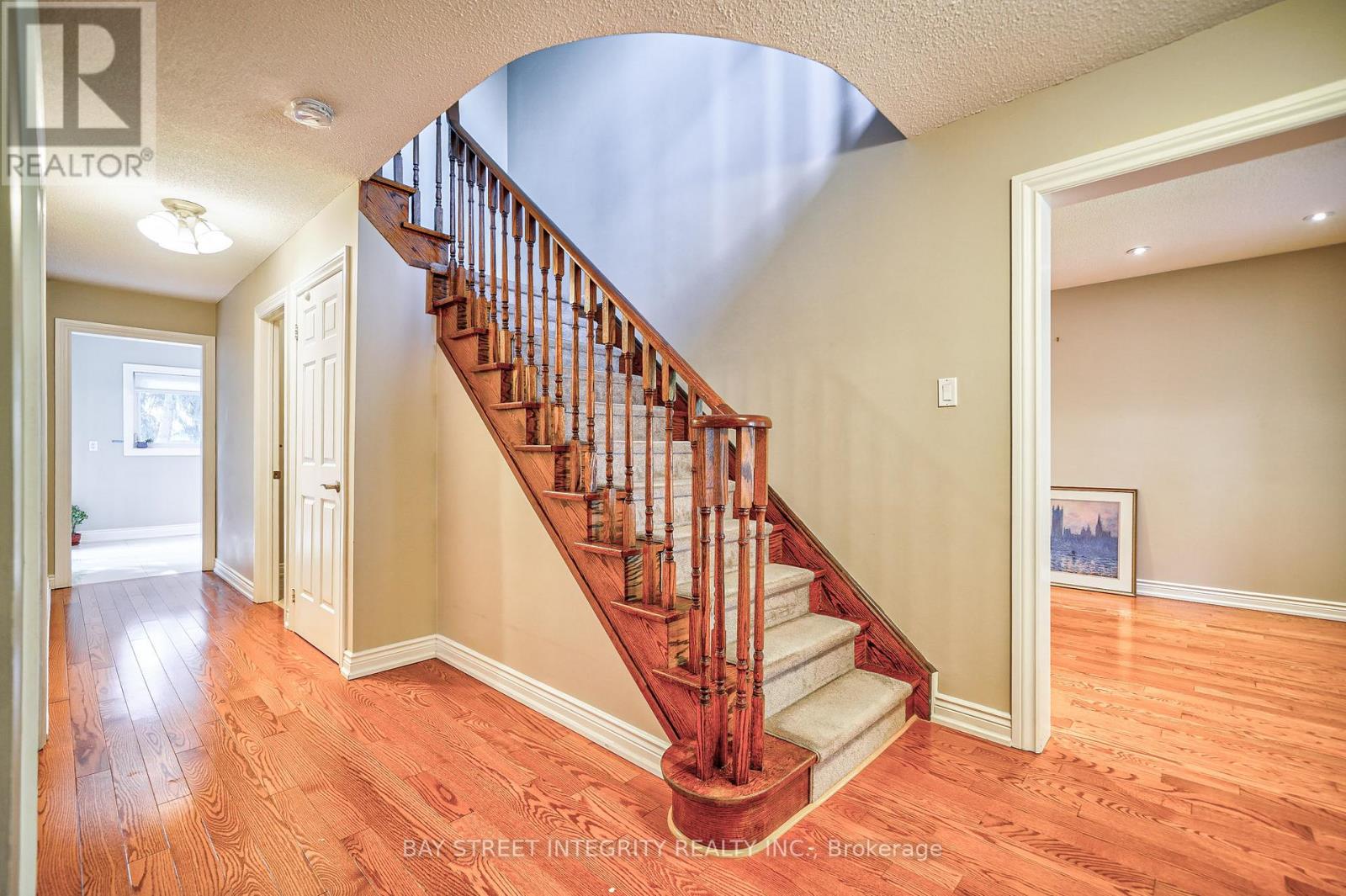 2626 Innisfil Road, Mississauga, Ontario  L5M 4H9 - Photo 5 - W12830872