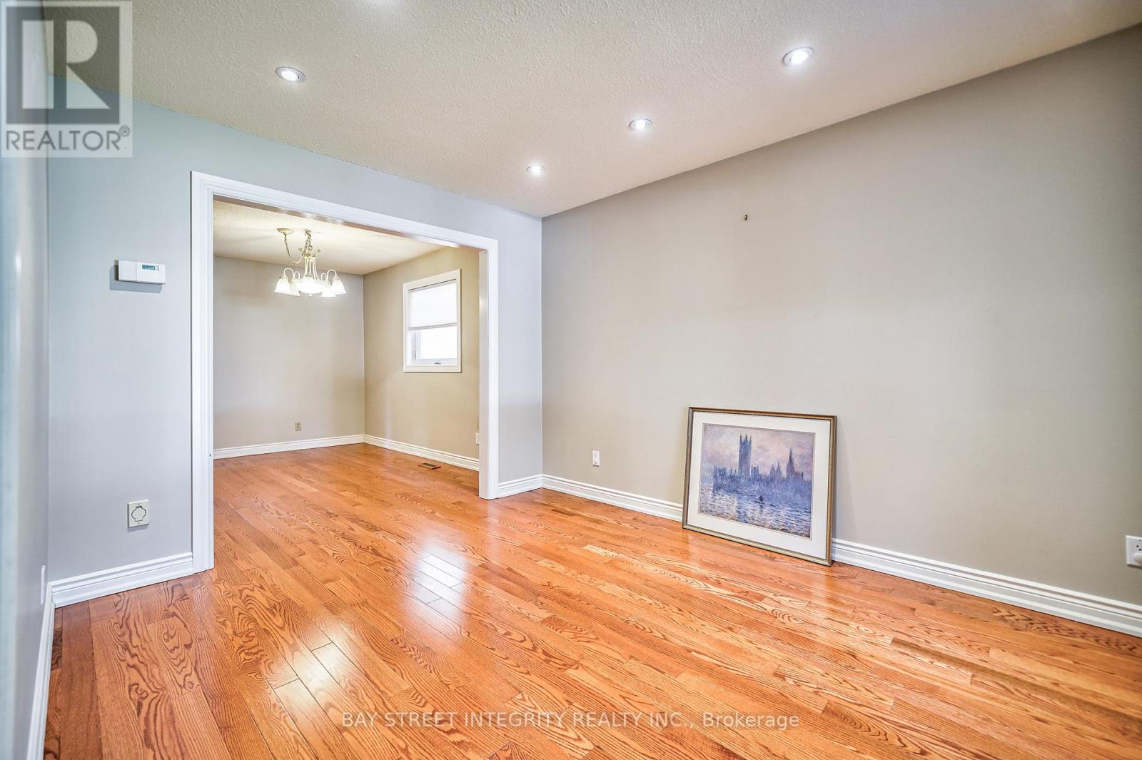 2626 Innisfil Road, Mississauga, Ontario  L5M 4H9 - Photo 7 - W12830872