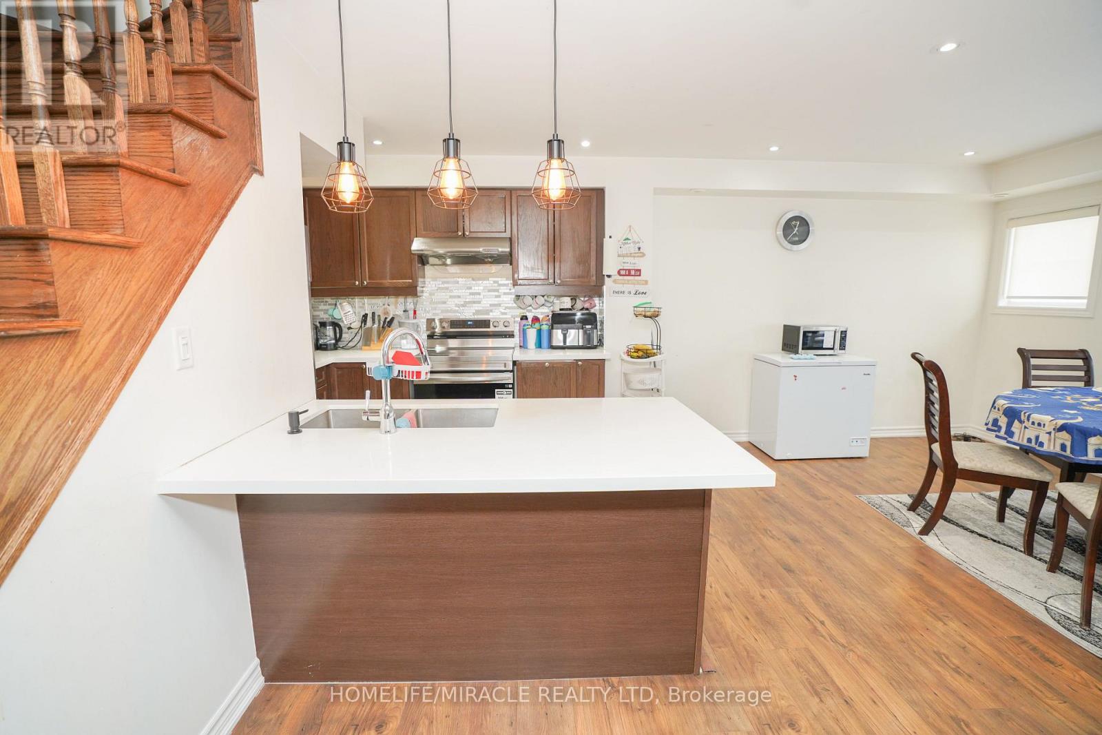 98 - 200 Veterans Drive, Brampton, Ontario L7A 4S6 - Photo 8 - W12830900