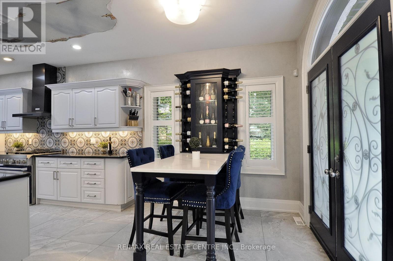 27 Woodmans Court, Kitchener, Ontario  N2P 2B2 - Photo 11 - X12830844