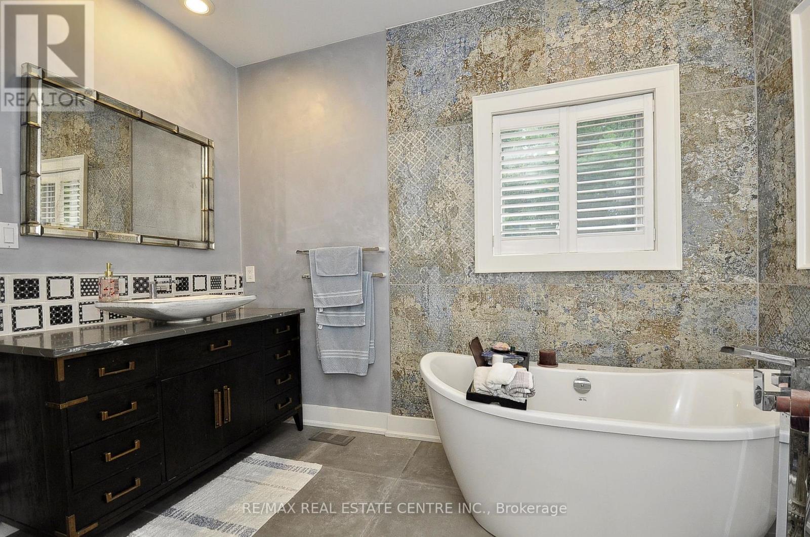 27 Woodmans Court, Kitchener, Ontario  N2P 2B2 - Photo 18 - X12830844