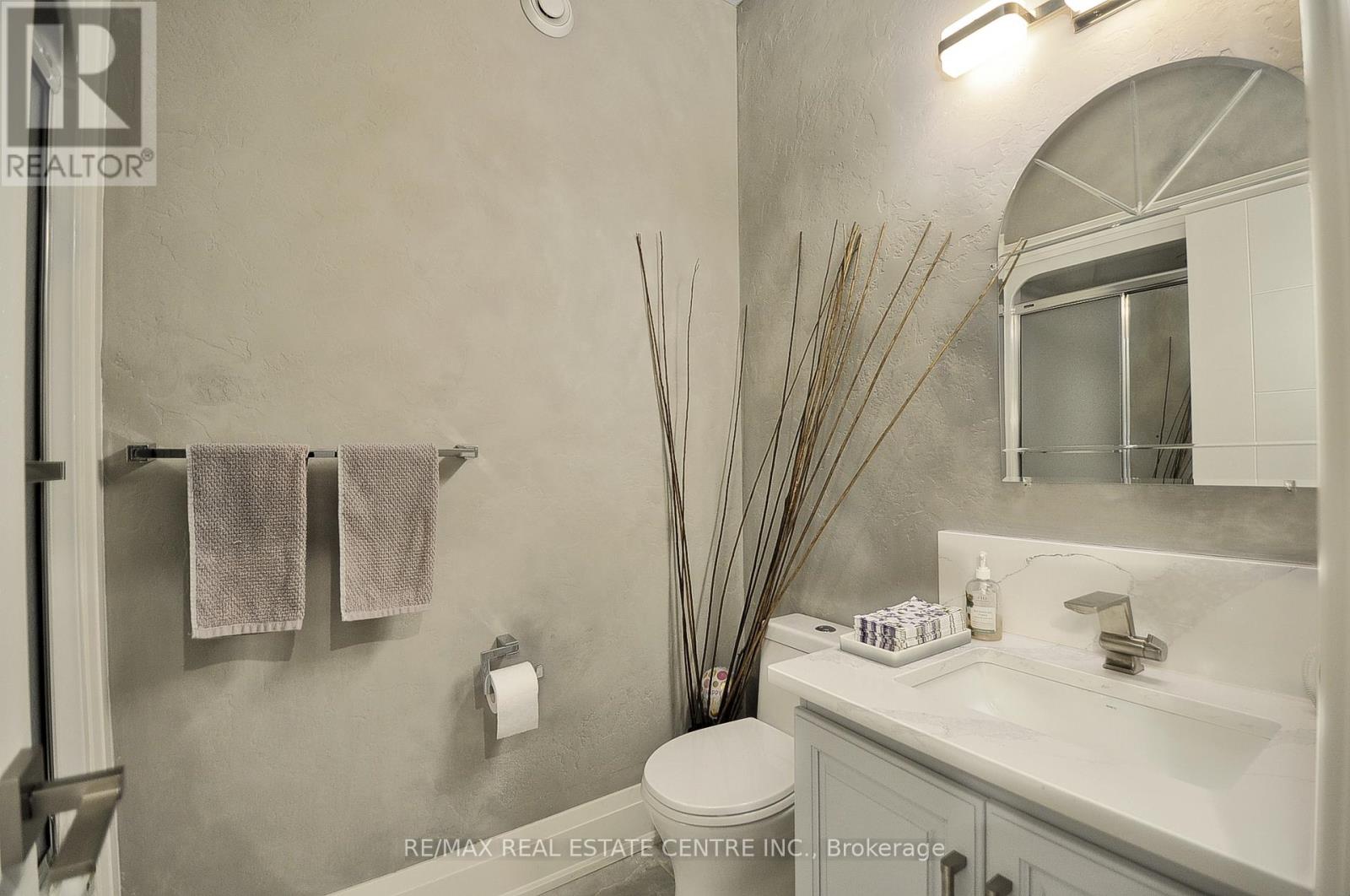 27 Woodmans Court, Kitchener, Ontario  N2P 2B2 - Photo 22 - X12830844