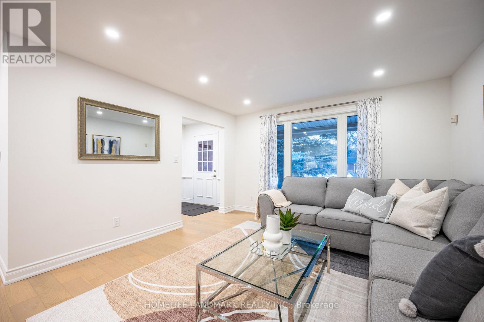 20 Fireside Drive, Hamilton, Ontario  L8N 2Z7 - Photo 4 - X12830868