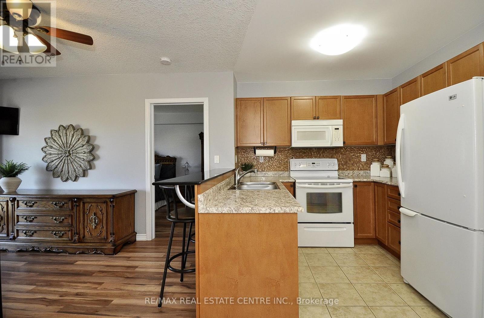 302 - 8 Harris Street, Cambridge, Ontario  N1R 8R1 - Photo 11 - X12830898