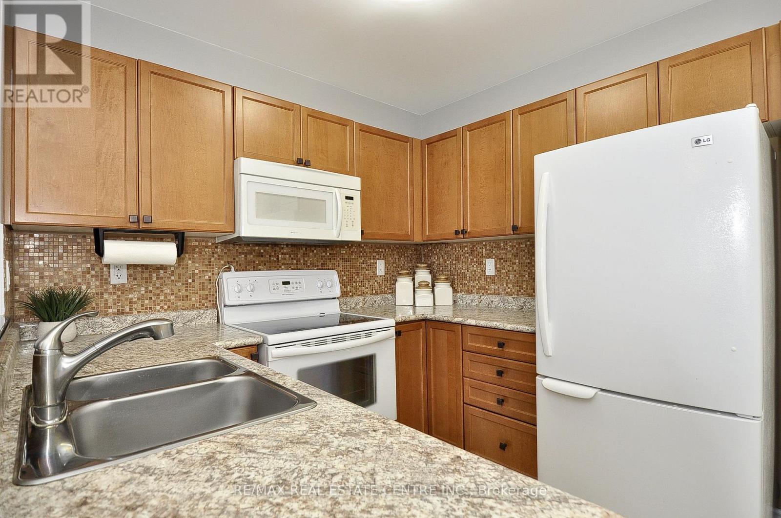 302 - 8 Harris Street, Cambridge, Ontario  N1R 8R1 - Photo 9 - X12830898