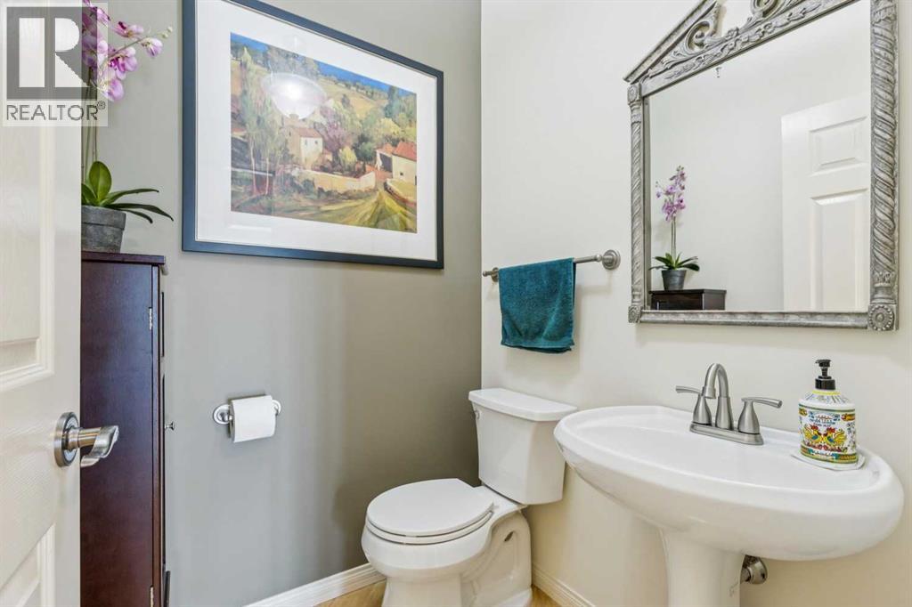 22 Valley Creek Road Nw, Calgary, Alberta  T3B 5T9 - Photo 17 - A2289384