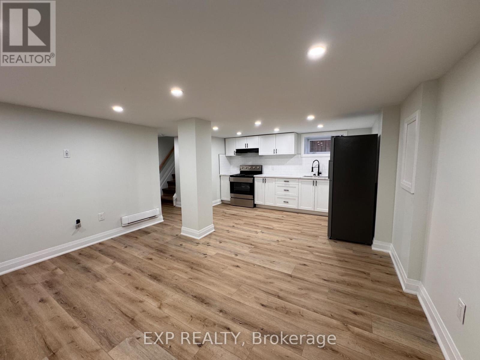 5 - 952 Main Street E, Hamilton, Ontario  L8M 1M8 - Photo 3 - X12728634