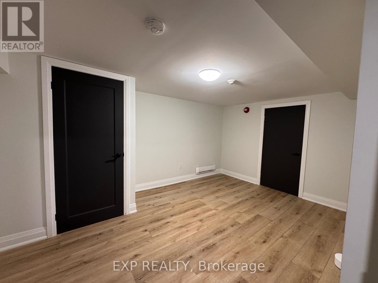 5 - 952 Main Street E, Hamilton, Ontario  L8M 1M8 - Photo 9 - X12728634