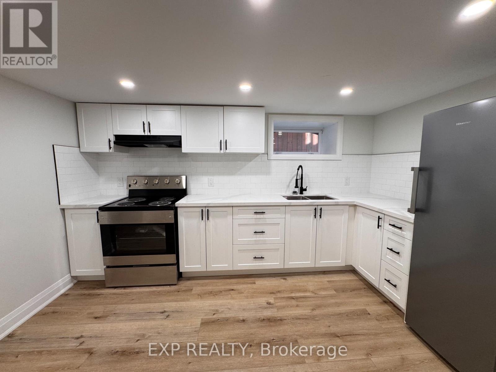 5 - 952 Main Street E, Hamilton, Ontario  L8M 1M8 - Photo 4 - X12728634