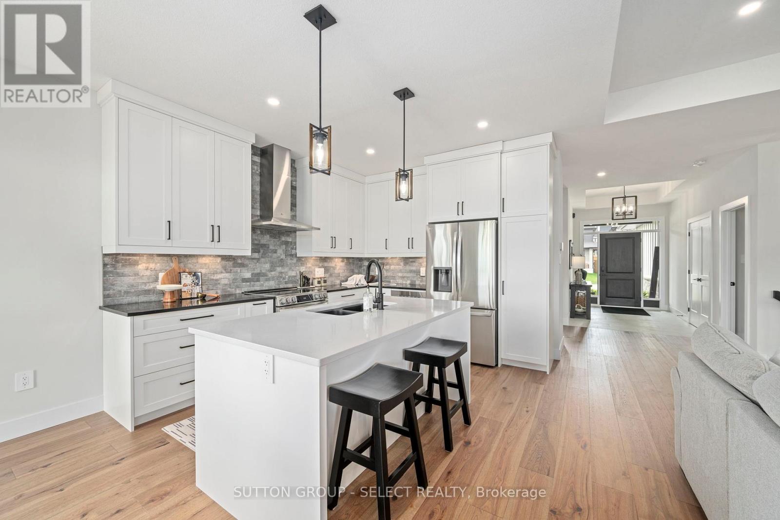 2222 Linkway Boulevard, London South, Ontario  N6K 0K9 - Photo 9 - X12830978