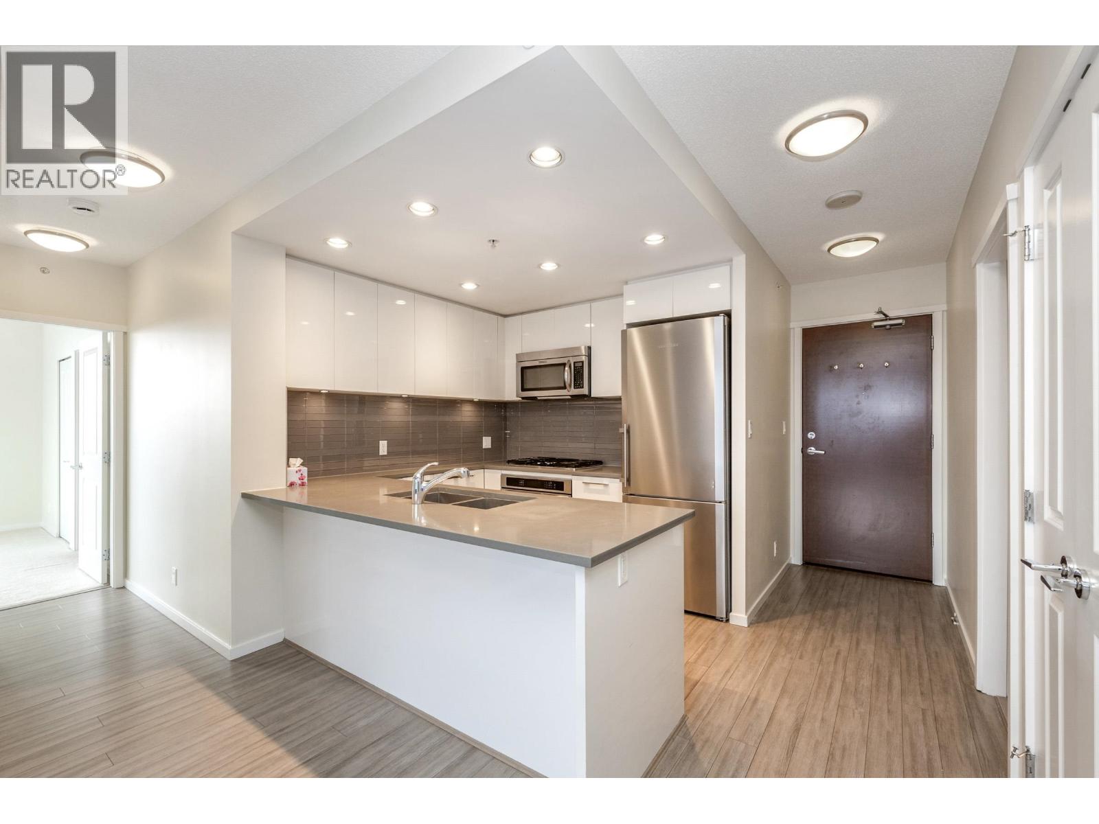 2501 3102 Windsor Gate, Coquitlam, British Columbia  V3B 0J3 - Photo 8 - R3094207