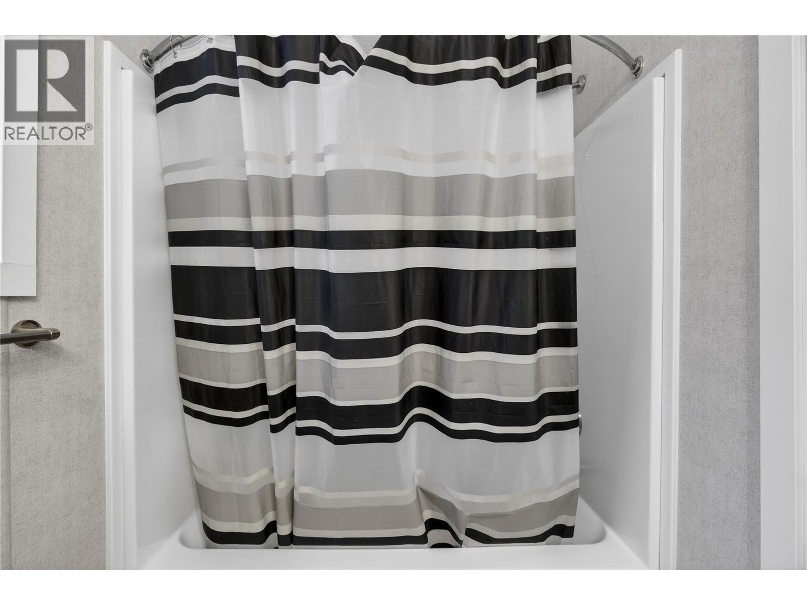 3277 Loschinski Road, Revelstoke, British Columbia  V0E 2S0 - Photo 38 - 10371277