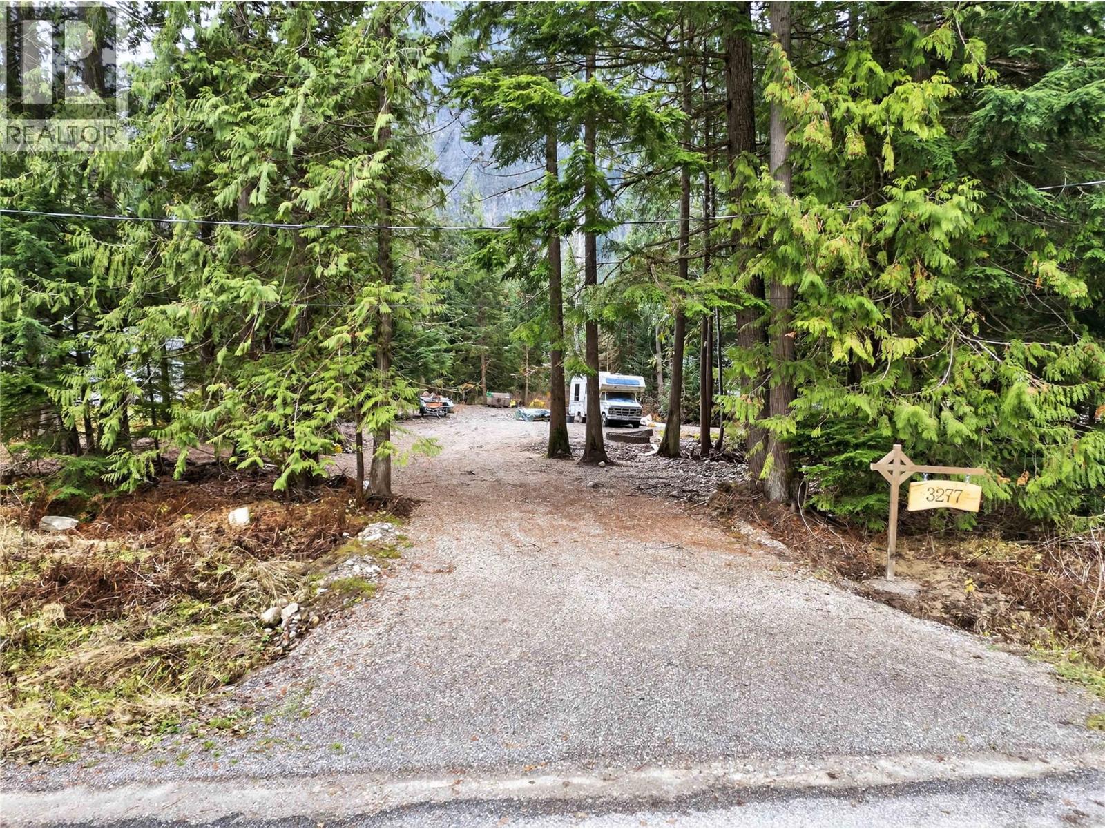 3277 Loschinski Road, Revelstoke, British Columbia  V0E 2S0 - Photo 6 - 10371277