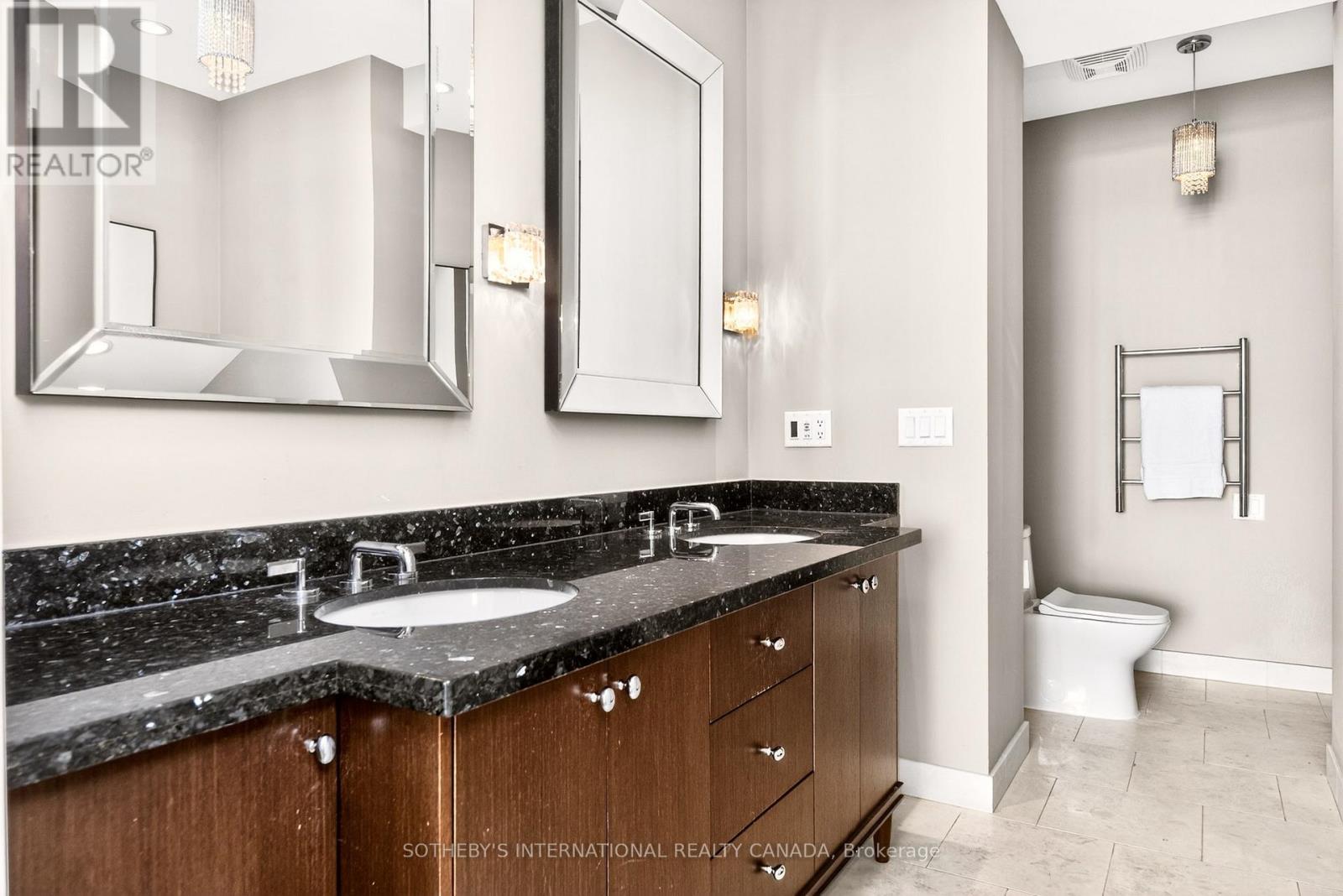 3905 - 183 Wellington Street W, Toronto, Ontario  M5V 0A1 - Photo 30 - C12830948