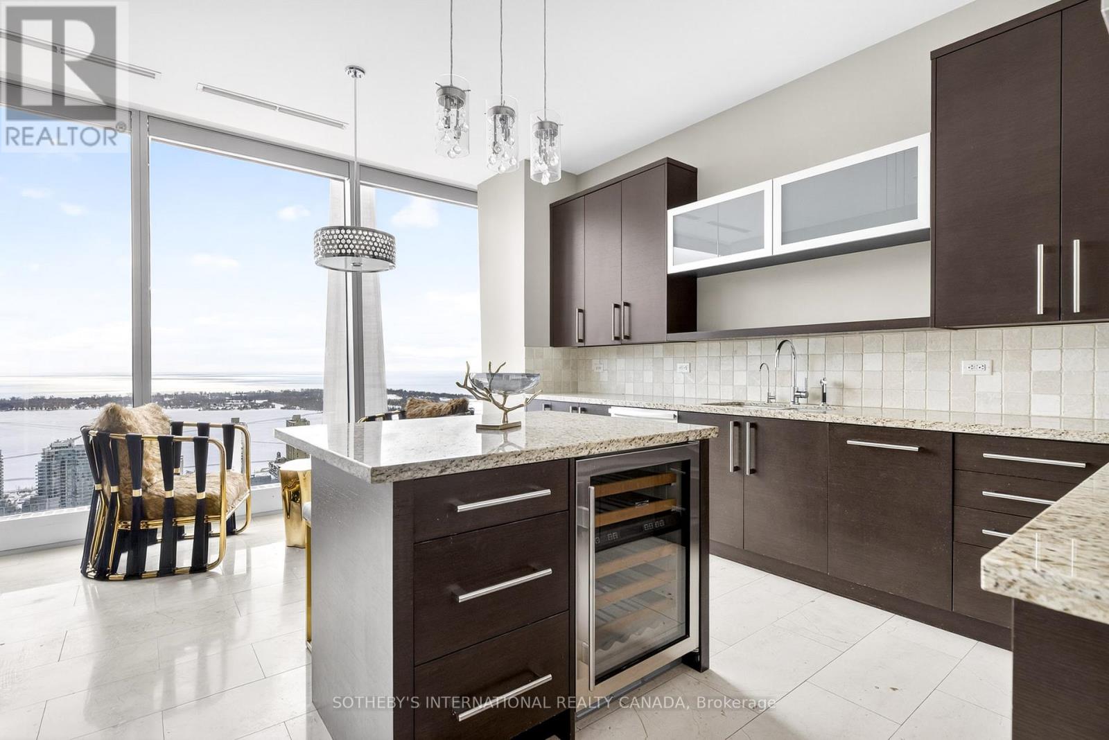 3905 - 183 Wellington Street W, Toronto, Ontario  M5V 0A1 - Photo 34 - C12830948