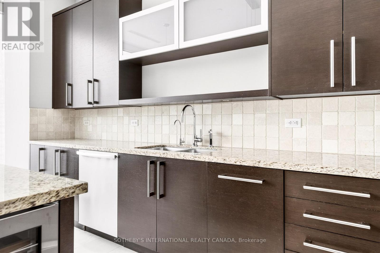 3905 - 183 Wellington Street W, Toronto, Ontario  M5V 0A1 - Photo 36 - C12830948