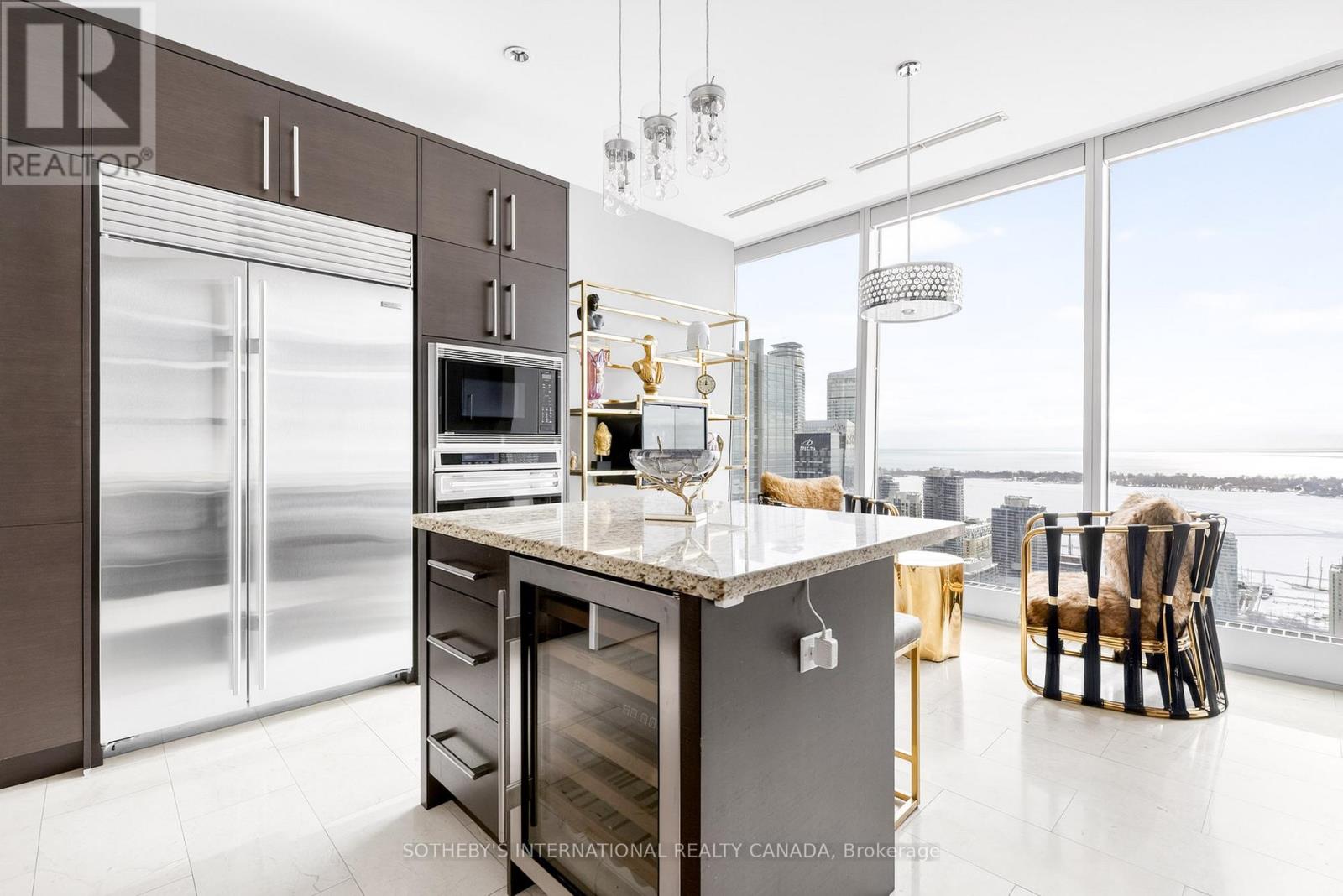 3905 - 183 Wellington Street W, Toronto, Ontario  M5V 0A1 - Photo 37 - C12830948