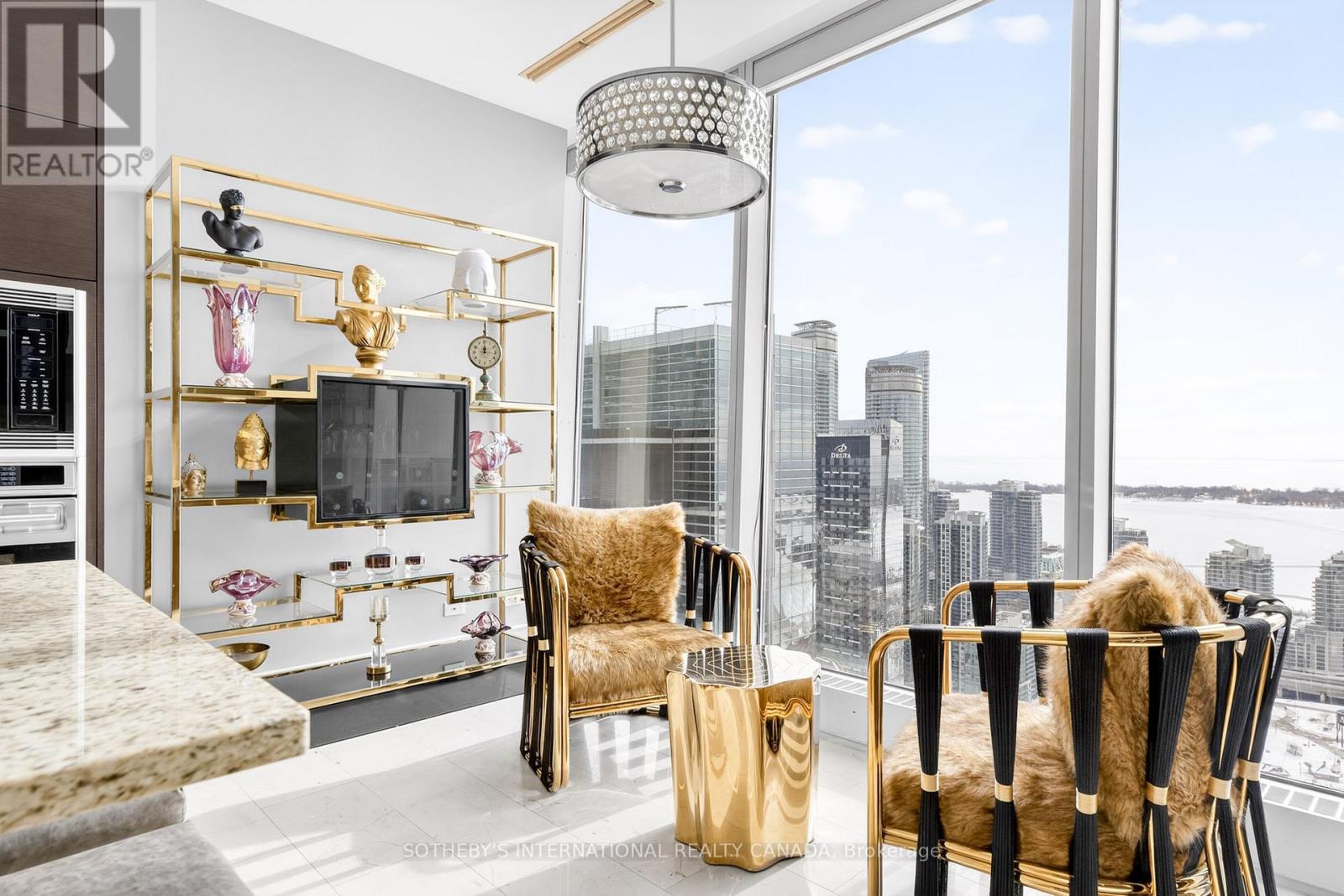 3905 - 183 Wellington Street W, Toronto, Ontario  M5V 0A1 - Photo 39 - C12830948