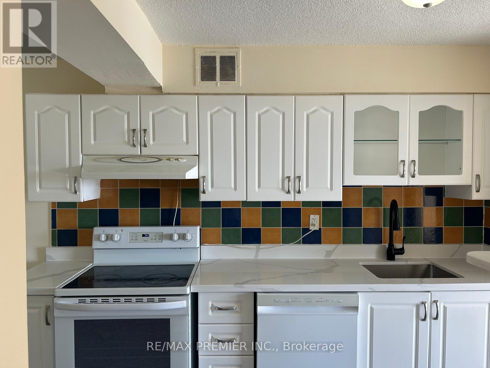 511 - 45 Sunrise Avenue, Toronto, Ontario  M4A 2S3 - Photo 4 - C12830952