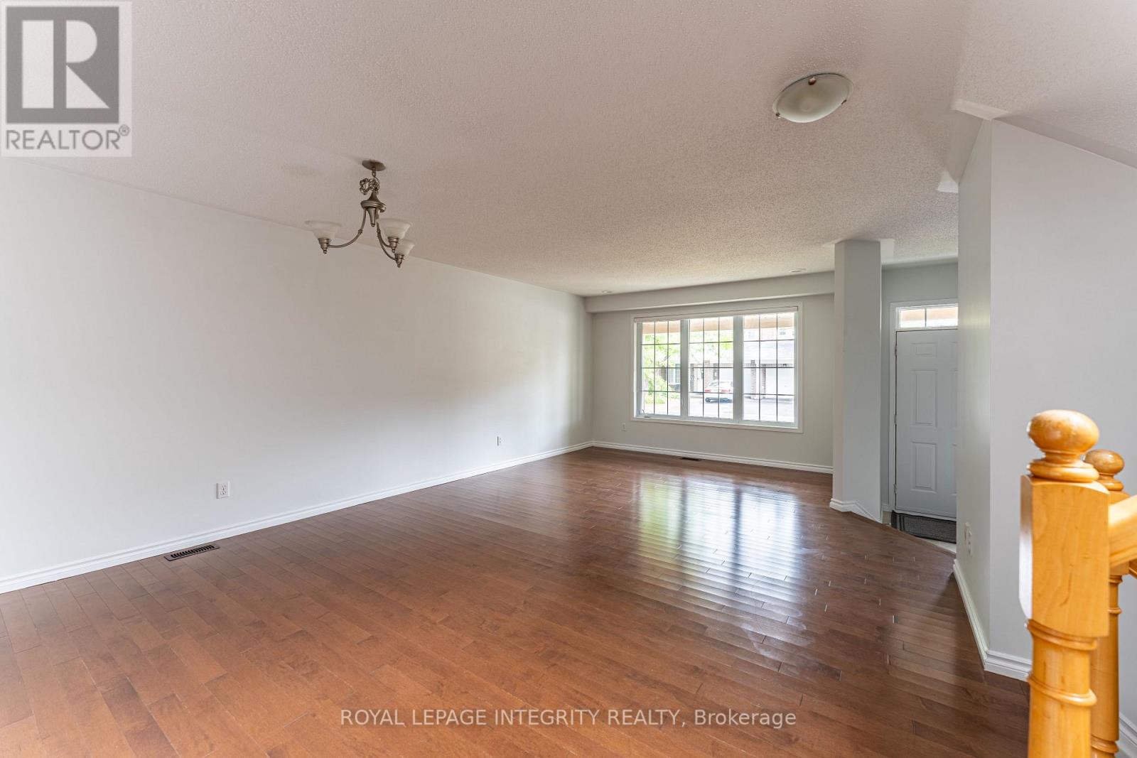 71 Appledale Drive, Ottawa, Ontario  K2J 4W6 - Photo 4 - X12831000