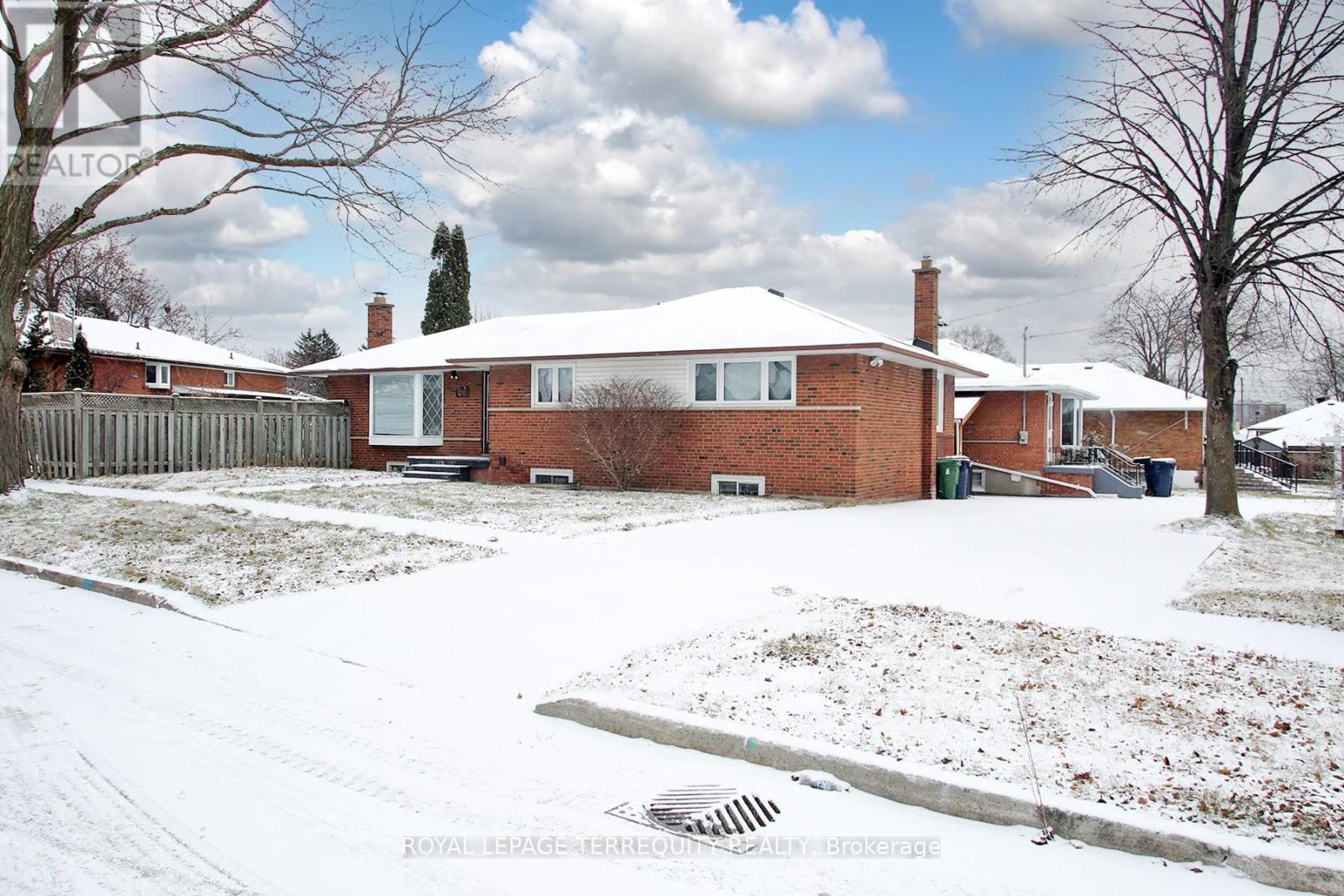 1 Barnes Crescent, Toronto, Ontario  M1G 1Z8 - Photo 3 - E12830924