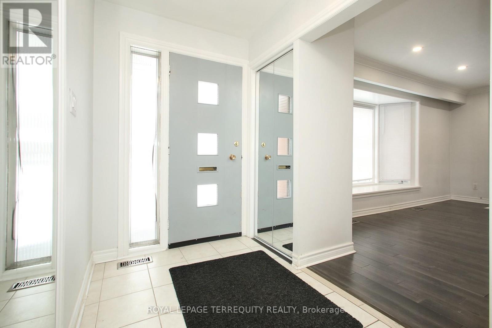 1 Barnes Crescent, Toronto, Ontario  M1G 1Z8 - Photo 4 - E12830924