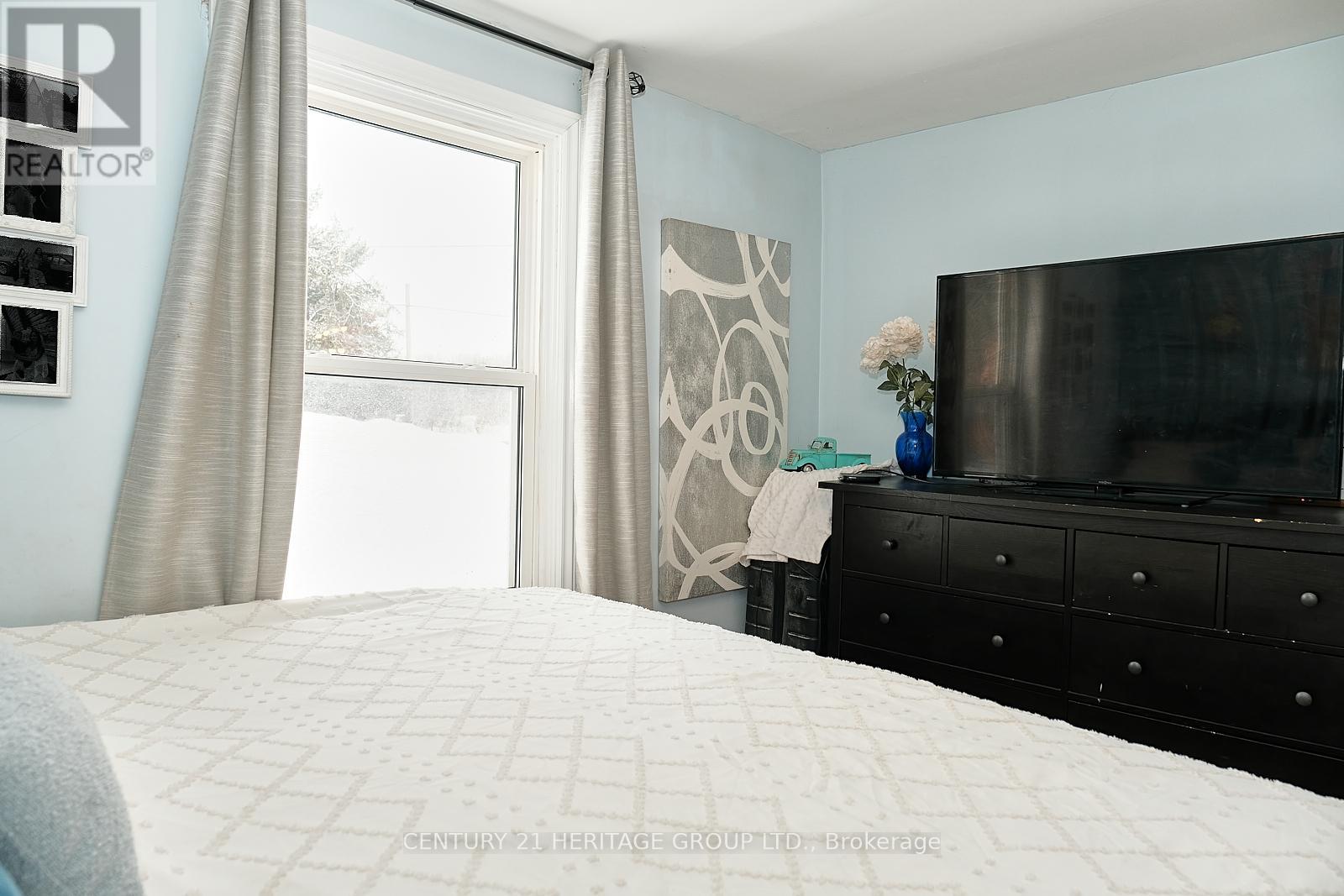 1945 Penetanguishene Road, Oro-Medonte, Ontario  L4M 4Y8 - Photo 19 - S12830926