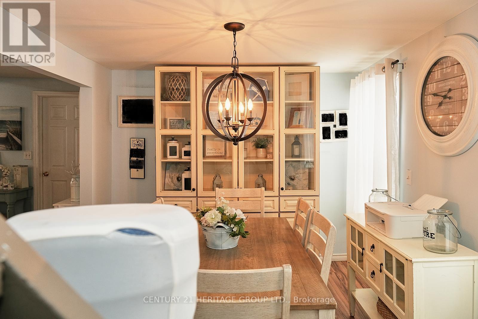 1945 Penetanguishene Road, Oro-Medonte, Ontario  L4M 4Y8 - Photo 7 - S12830926