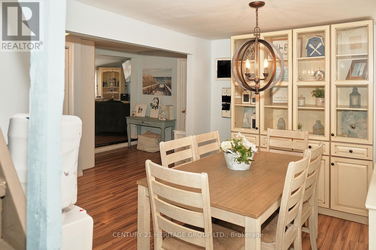 1945 Penetanguishene Road, Oro-Medonte, Ontario  L4M 4Y8 - Photo 8 - S12830926