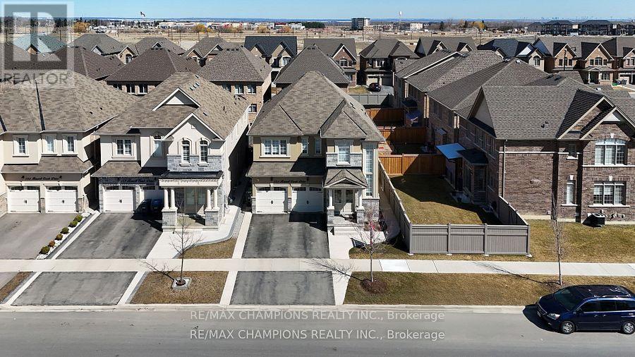 151 Russell Creek Drive, Brampton, Ontario  L6R 4B4 - Photo 6 - W12830992