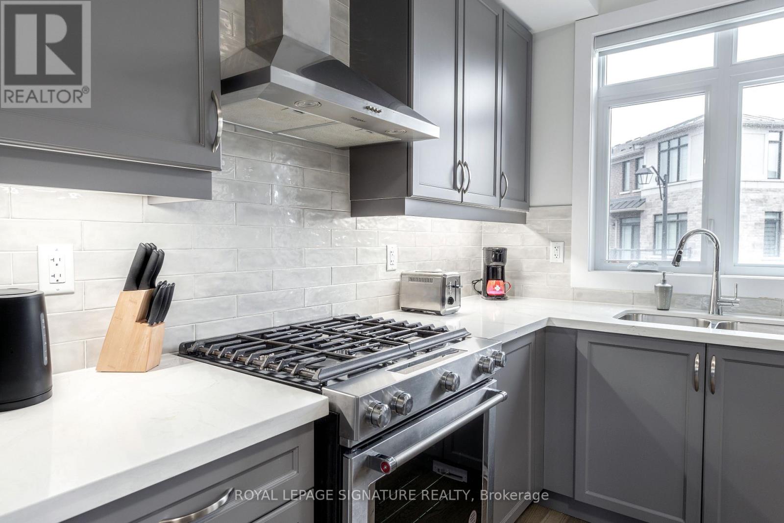 2166 Postmaster Drive, Oakville, Ontario  L6M 5T1 - Photo 15 - W12831002