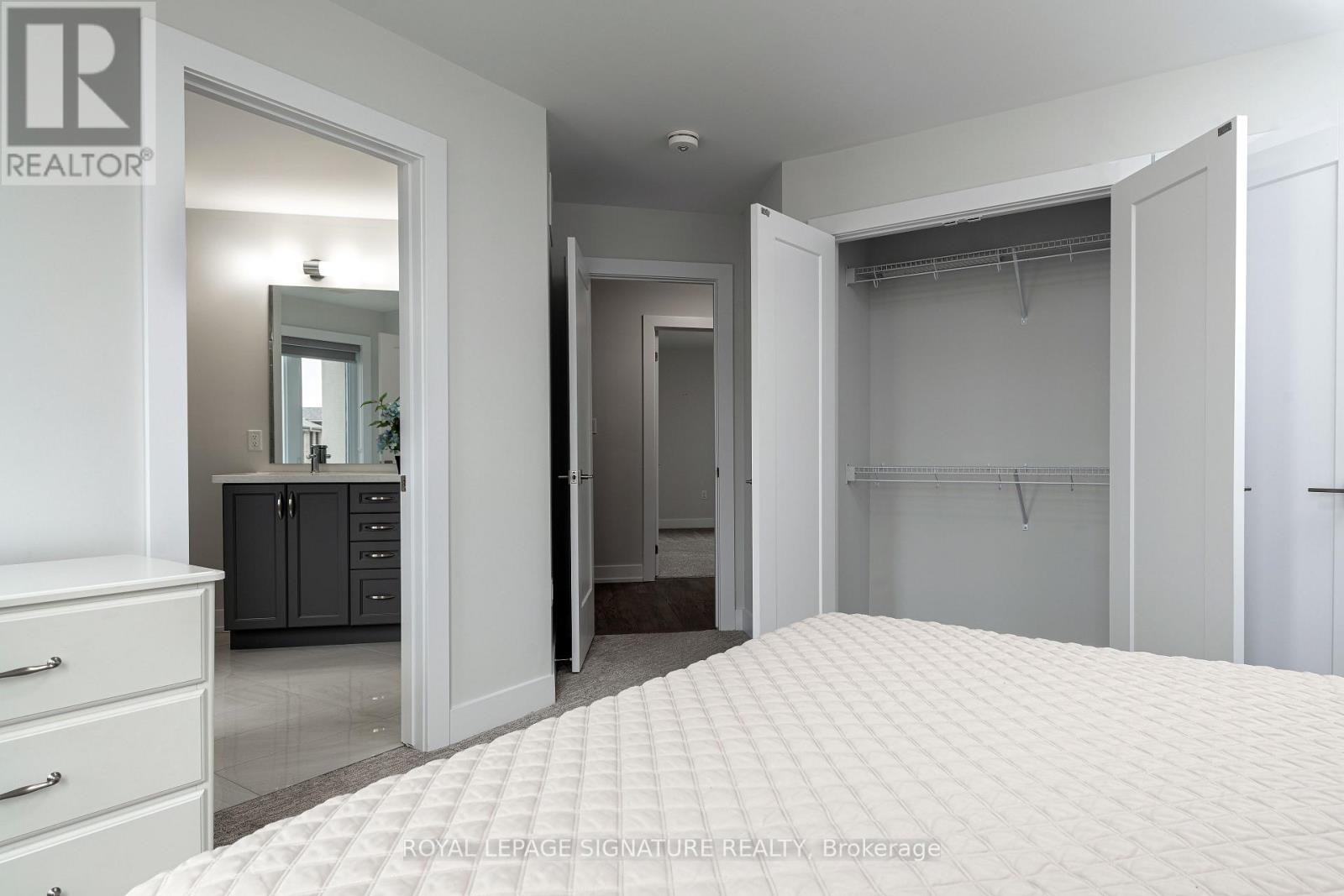 2166 Postmaster Drive, Oakville, Ontario  L6M 5T1 - Photo 24 - W12831002