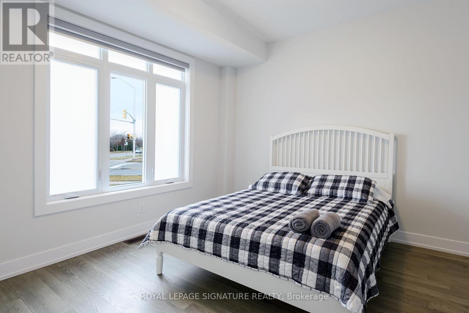 2166 Postmaster Drive, Oakville, Ontario  L6M 5T1 - Photo 26 - W12831002