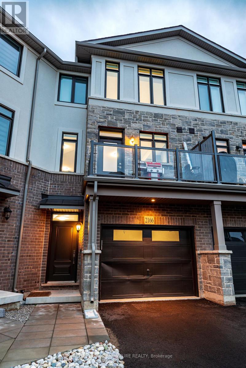 2166 Postmaster Drive, Oakville, Ontario  L6M 5T1 - Photo 3 - W12831002