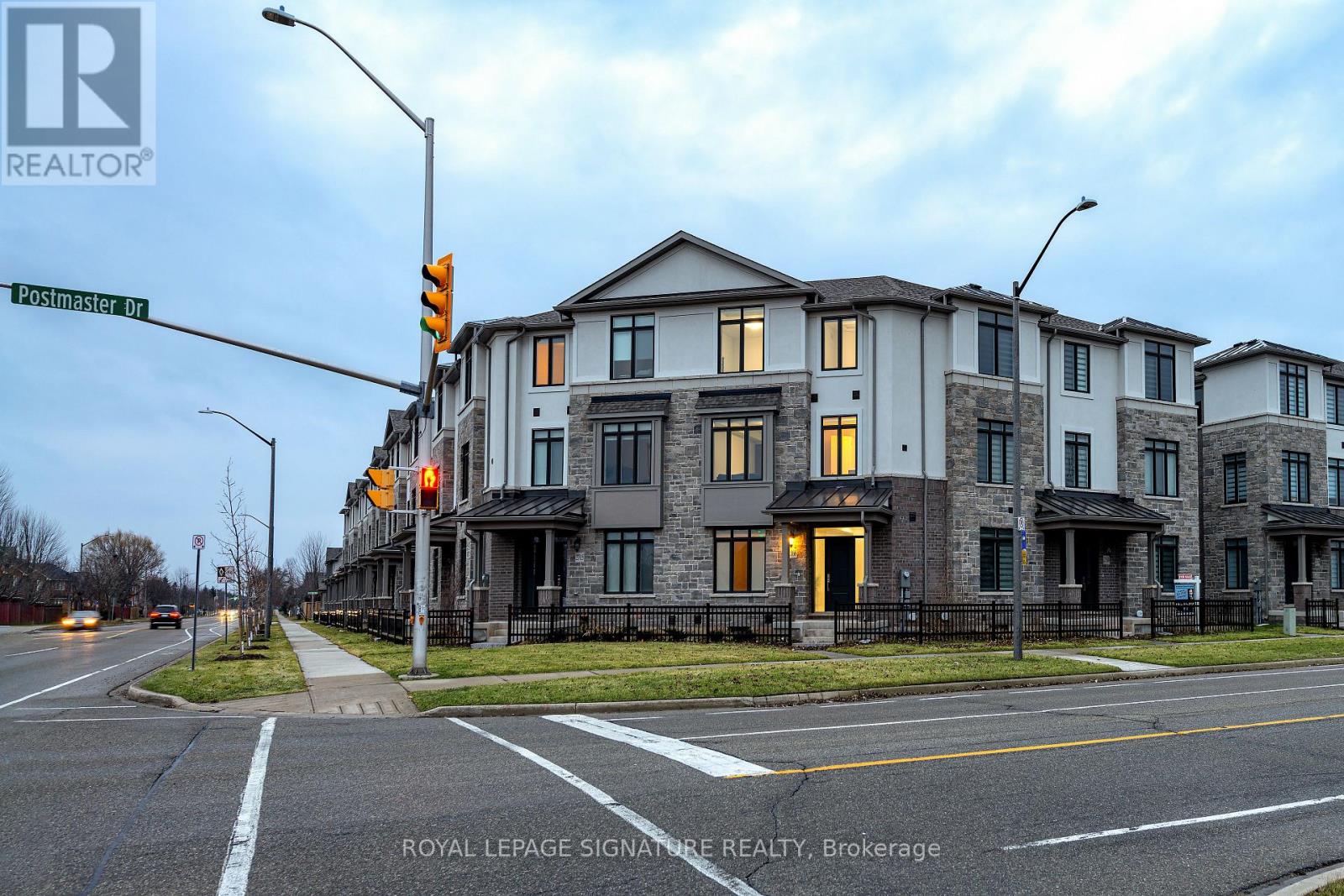 2166 Postmaster Drive, Oakville, Ontario  L6M 5T1 - Photo 4 - W12831002