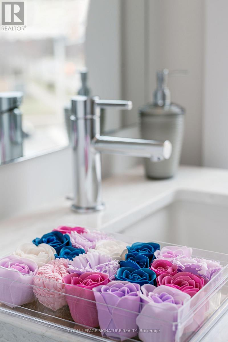 2166 Postmaster Drive, Oakville, Ontario  L6M 5T1 - Photo 42 - W12831002