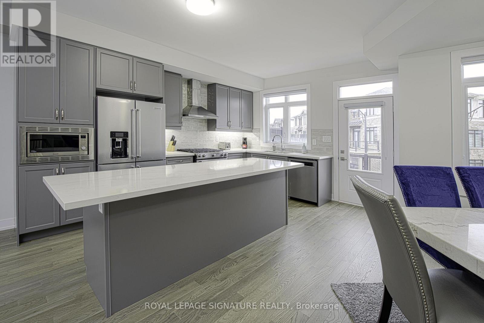 2166 Postmaster Drive, Oakville, Ontario  L6M 5T1 - Photo 9 - W12831002