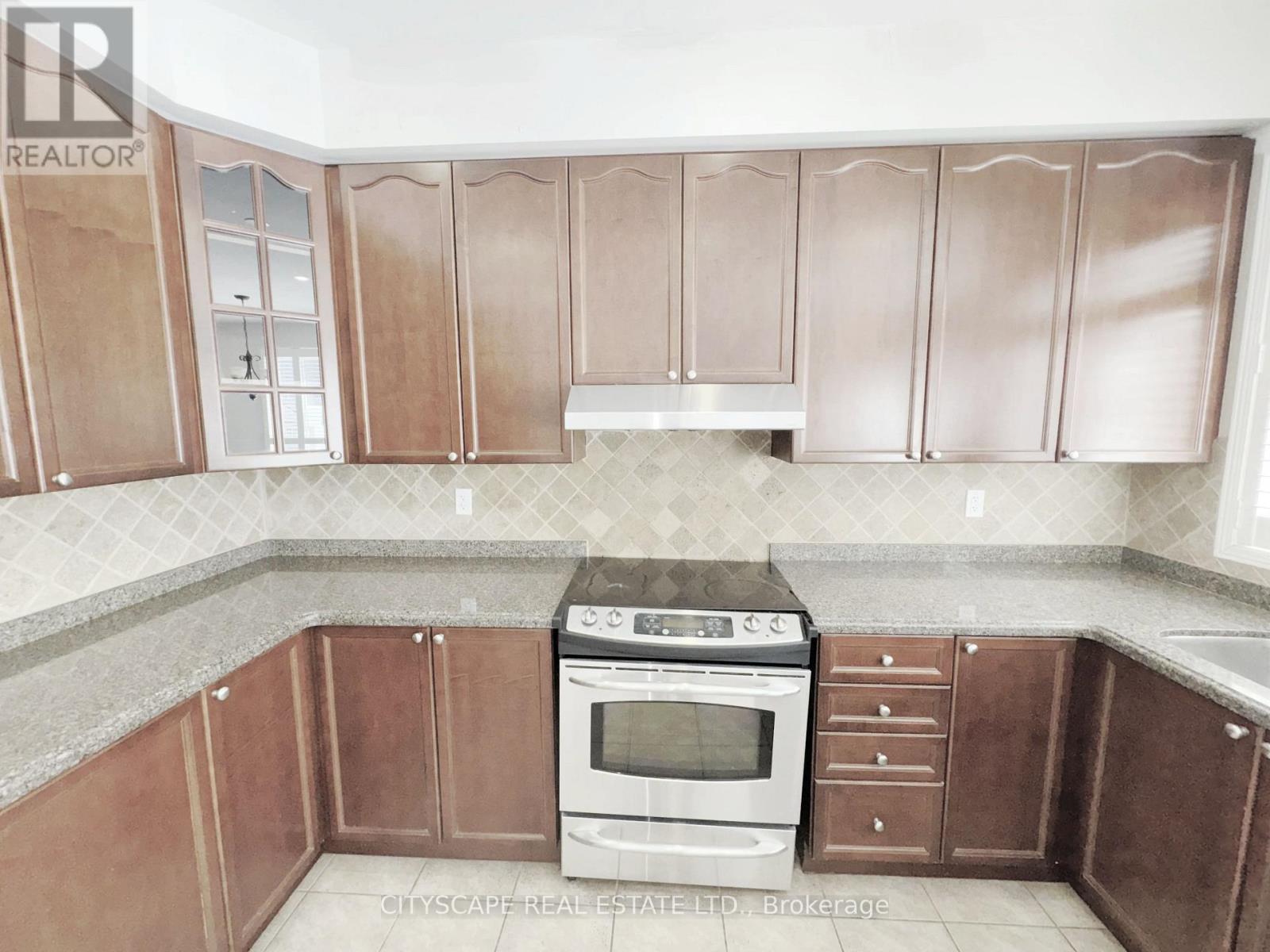 5476 Freshwater Drive, Mississauga, Ontario  L5M 0J8 - Photo 10 - W12831010