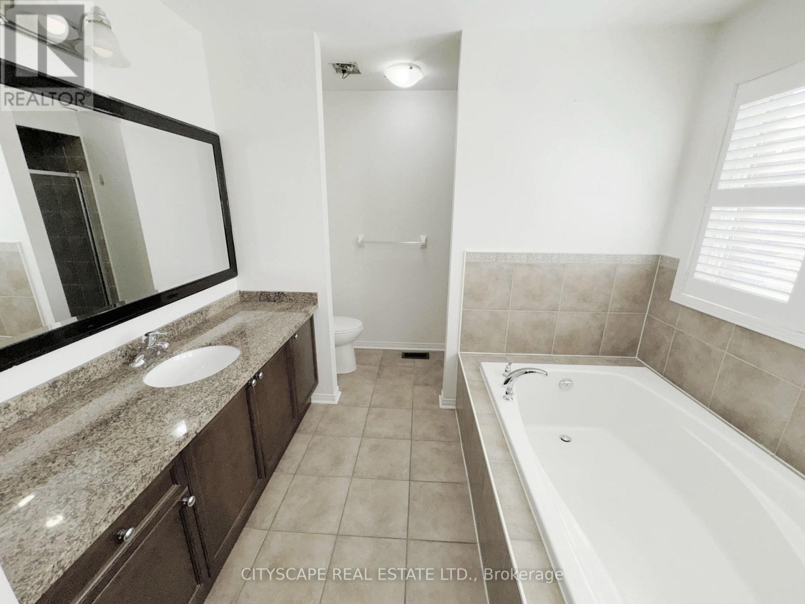 5476 Freshwater Drive, Mississauga, Ontario  L5M 0J8 - Photo 24 - W12831010