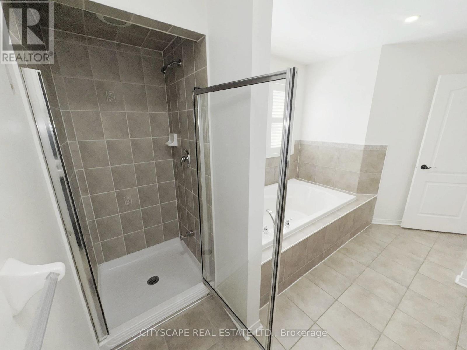 5476 Freshwater Drive, Mississauga, Ontario  L5M 0J8 - Photo 25 - W12831010