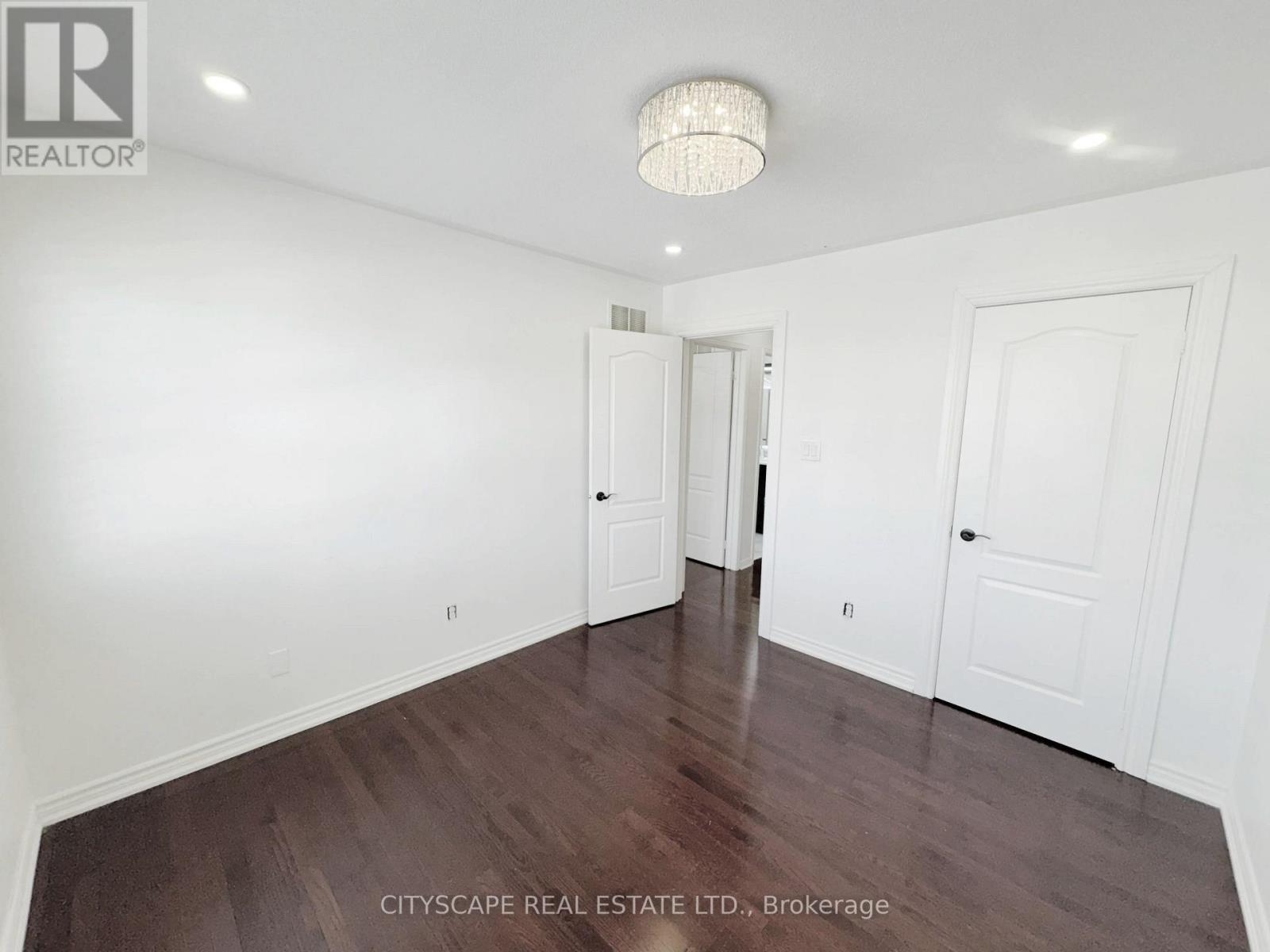 5476 Freshwater Drive, Mississauga, Ontario  L5M 0J8 - Photo 28 - W12831010