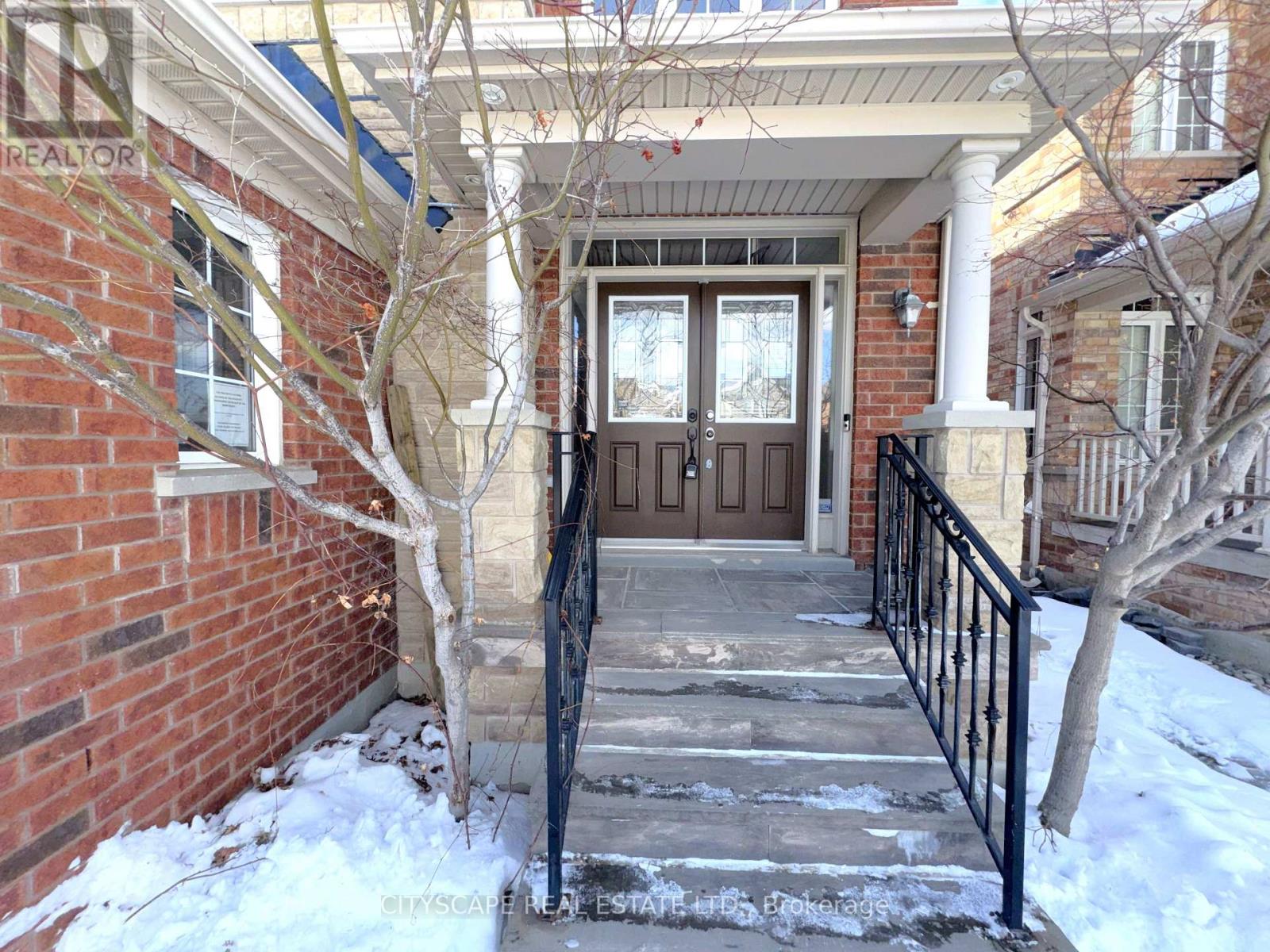 5476 Freshwater Drive, Mississauga, Ontario  L5M 0J8 - Photo 4 - W12831010